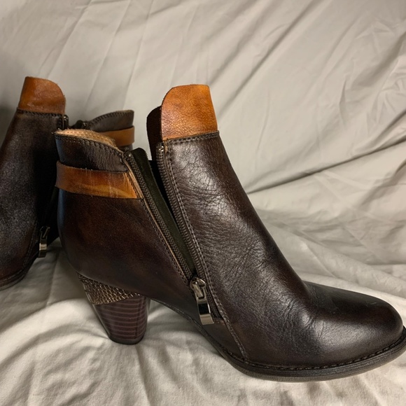 Corkys Artwell Booties - Picture 2 of 6